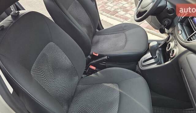 Бежевый Хендай и10, объемом двигателя 1.09 л и пробегом 131 тыс. км за 6666 $, фото 33 на Automoto.ua