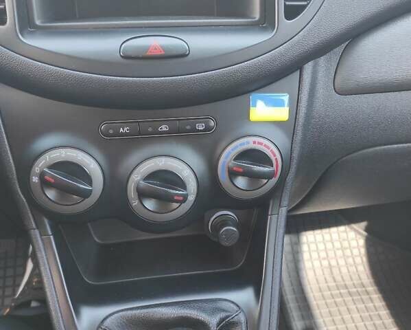 Бежевый Хендай и10, объемом двигателя 1.09 л и пробегом 157 тыс. км за 5100 $, фото 11 на Automoto.ua