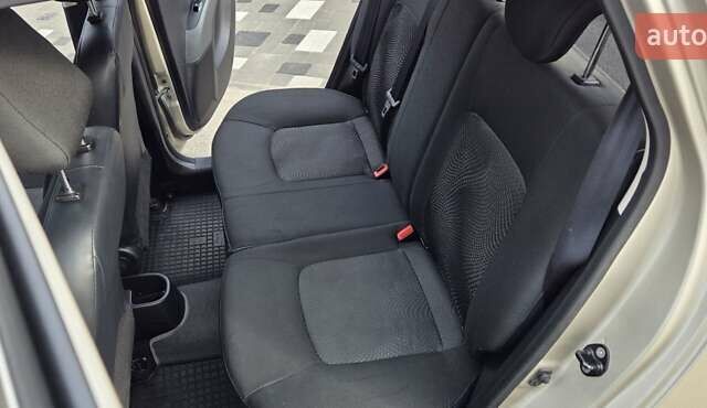 Бежевый Хендай и10, объемом двигателя 1.09 л и пробегом 131 тыс. км за 6666 $, фото 22 на Automoto.ua