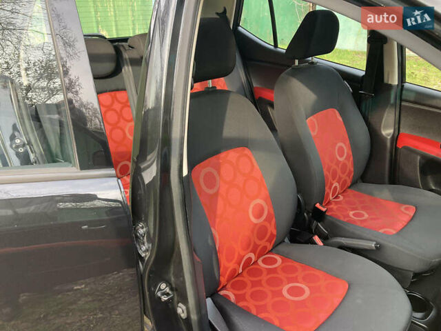 Черный Хендай и10, объемом двигателя 1.09 л и пробегом 67 тыс. км за 6800 $, фото 19 на Automoto.ua