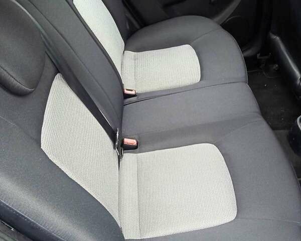 Чорний Хендай і10, об'ємом двигуна 1.09 л та пробігом 144 тис. км за 4600 $, фото 2 на Automoto.ua