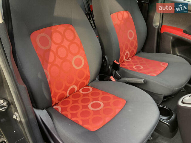 Черный Хендай и10, объемом двигателя 1.09 л и пробегом 67 тыс. км за 6800 $, фото 21 на Automoto.ua