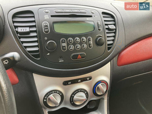 Черный Хендай и10, объемом двигателя 1.09 л и пробегом 67 тыс. км за 6800 $, фото 13 на Automoto.ua