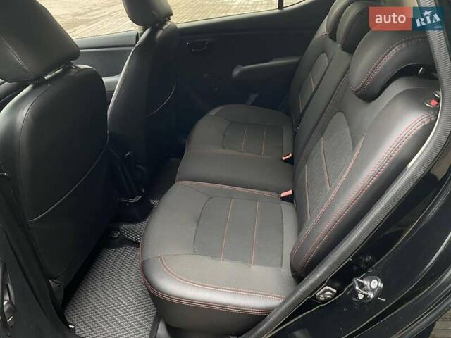 Черный Хендай и10, объемом двигателя 1.09 л и пробегом 186 тыс. км за 5800 $, фото 18 на Automoto.ua
