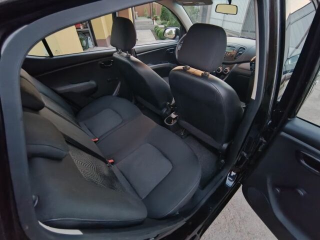 Черный Хендай и10, объемом двигателя 0 л и пробегом 168 тыс. км за 4600 $, фото 3 на Automoto.ua