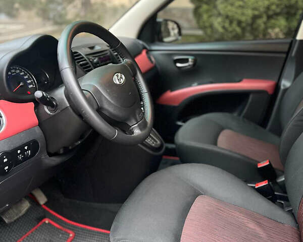 Черный Хендай и10, объемом двигателя 1.25 л и пробегом 110 тыс. км за 7500 $, фото 16 на Automoto.ua