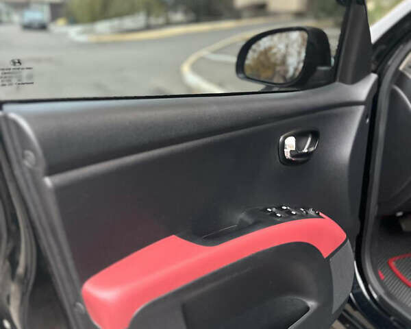 Черный Хендай и10, объемом двигателя 1.25 л и пробегом 110 тыс. км за 7500 $, фото 23 на Automoto.ua