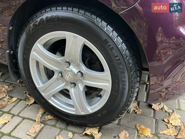 Фіолетовий Хендай і10, об'ємом двигуна 1.2 л та пробігом 83 тис. км за 7800 $, фото 23 на Automoto.ua