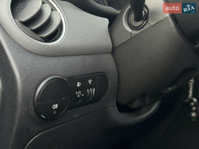 Фиолетовый Хендай и10, объемом двигателя 1.1 л и пробегом 112 тыс. км за 6500 $, фото 5 на Automoto.ua