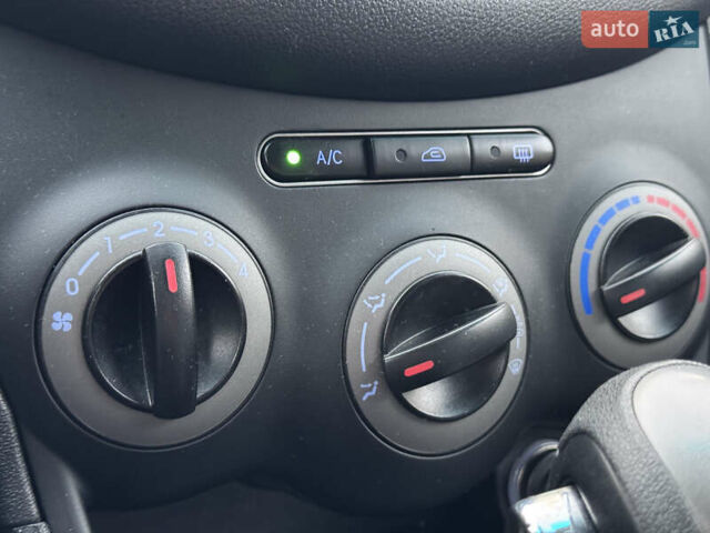 Фиолетовый Хендай и10, объемом двигателя 1.1 л и пробегом 112 тыс. км за 6500 $, фото 13 на Automoto.ua