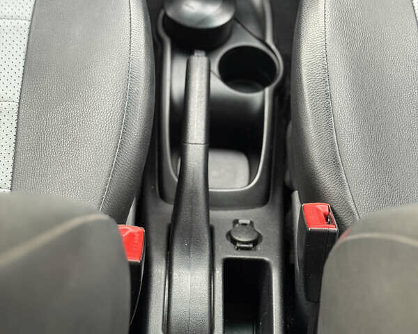 Фиолетовый Хендай и10, объемом двигателя 1.1 л и пробегом 112 тыс. км за 6500 $, фото 9 на Automoto.ua