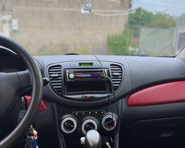 Красный Хендай и10, объемом двигателя 1.09 л и пробегом 144 тыс. км за 5500 $, фото 8 на Automoto.ua