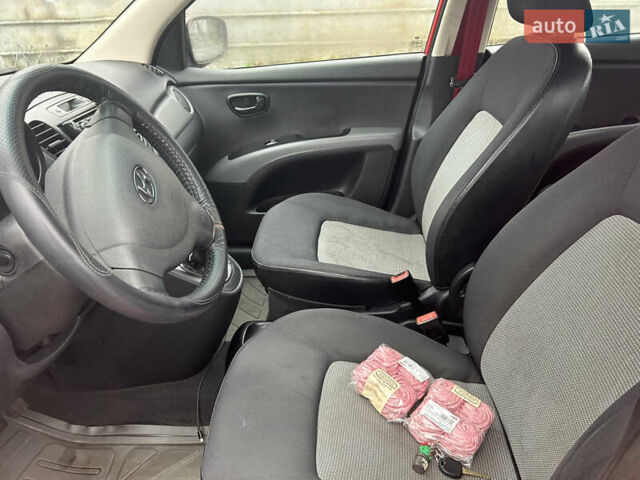 Красный Хендай и10, объемом двигателя 1.09 л и пробегом 200 тыс. км за 4200 $, фото 6 на Automoto.ua