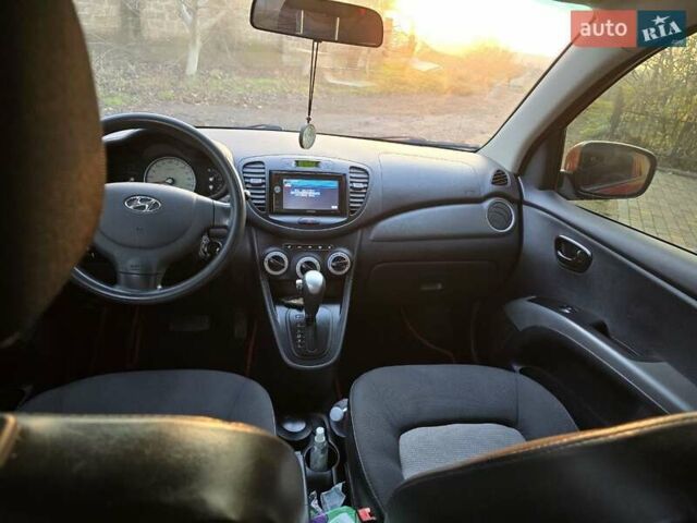 Красный Хендай и10, объемом двигателя 1.09 л и пробегом 163 тыс. км за 5500 $, фото 7 на Automoto.ua