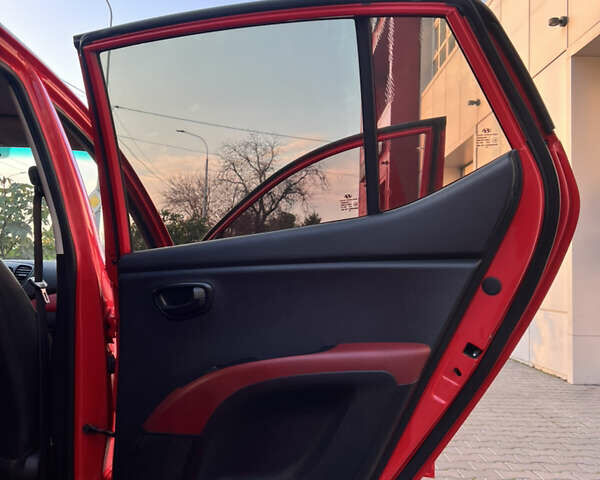 Красный Хендай и10, объемом двигателя 1.09 л и пробегом 138 тыс. км за 5799 $, фото 9 на Automoto.ua