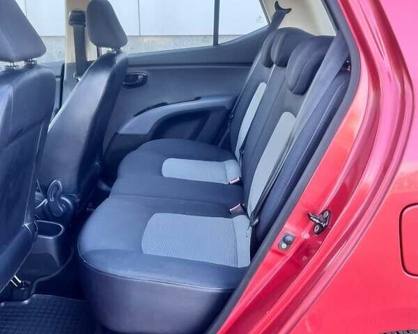 Красный Хендай и10, объемом двигателя 1.09 л и пробегом 97 тыс. км за 6200 $, фото 25 на Automoto.ua