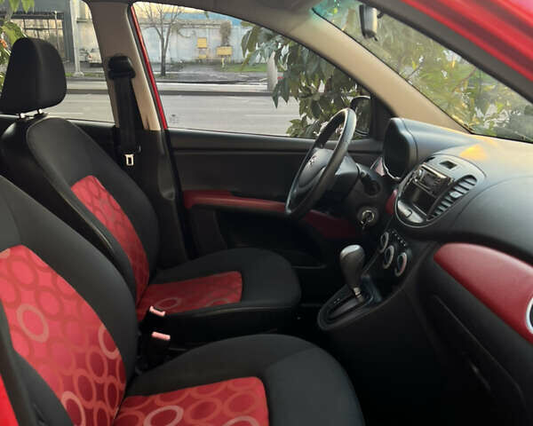 Красный Хендай и10, объемом двигателя 1.09 л и пробегом 138 тыс. км за 5799 $, фото 11 на Automoto.ua