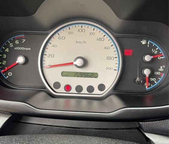 Красный Хендай и10, объемом двигателя 1.1 л и пробегом 159 тыс. км за 4700 $, фото 3 на Automoto.ua