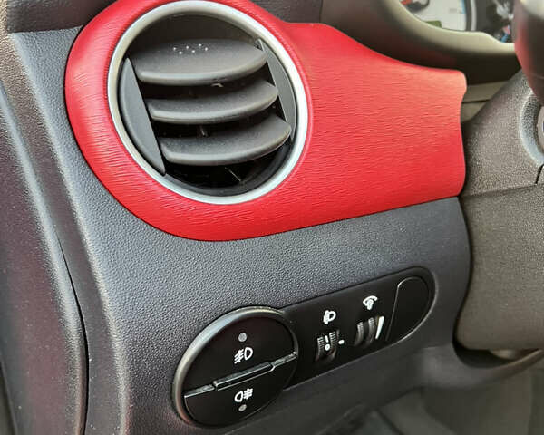 Красный Хендай и10, объемом двигателя 1.09 л и пробегом 138 тыс. км за 5799 $, фото 20 на Automoto.ua