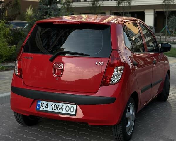Красный Хендай и10, объемом двигателя 1.09 л и пробегом 145 тыс. км за 5900 $, фото 2 на Automoto.ua