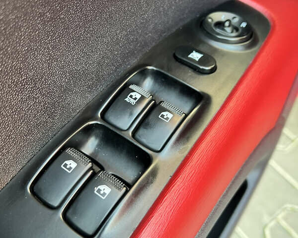 Красный Хендай и10, объемом двигателя 1.09 л и пробегом 138 тыс. км за 5799 $, фото 19 на Automoto.ua