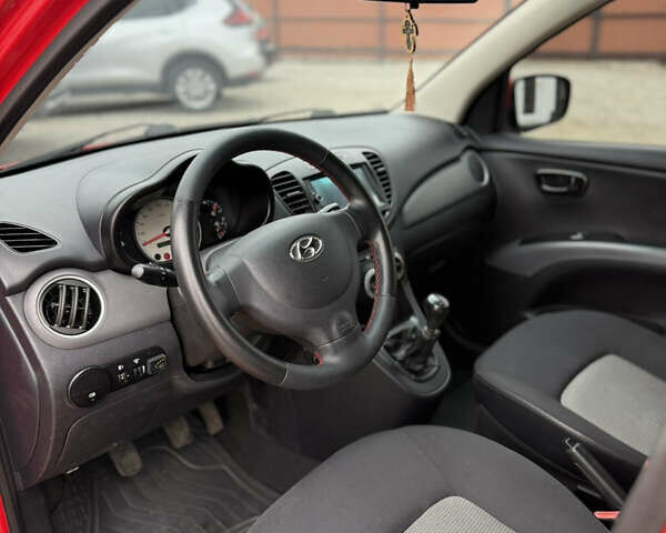 Красный Хендай и10, объемом двигателя 1.25 л и пробегом 154 тыс. км за 4600 $, фото 6 на Automoto.ua