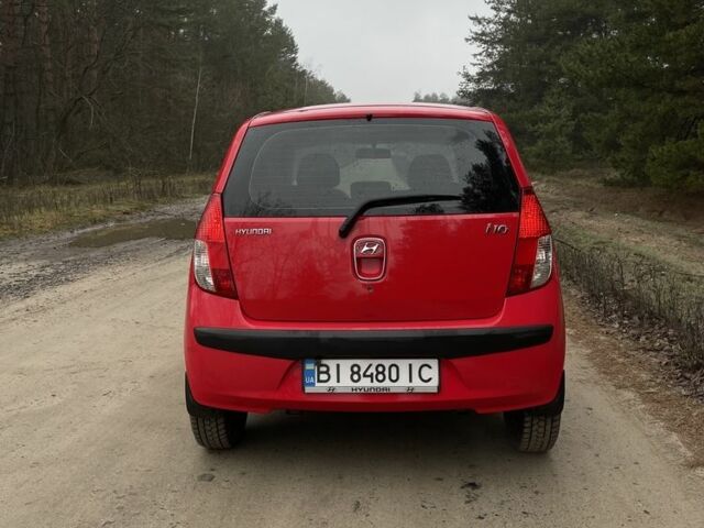 Красный Хендай и10, объемом двигателя 1.1 л и пробегом 159 тыс. км за 4700 $, фото 1 на Automoto.ua