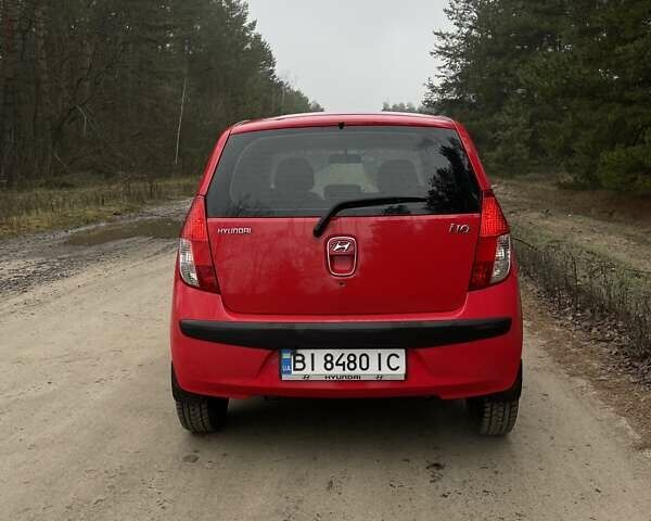 Красный Хендай и10, объемом двигателя 1.09 л и пробегом 159 тыс. км за 4700 $, фото 2 на Automoto.ua