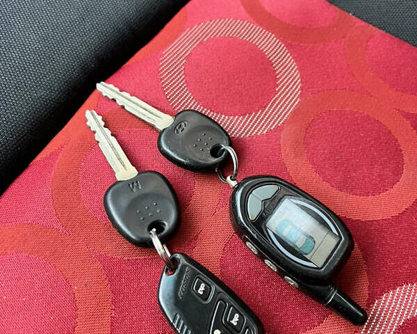 Красный Хендай и10, объемом двигателя 1.09 л и пробегом 138 тыс. км за 5799 $, фото 26 на Automoto.ua