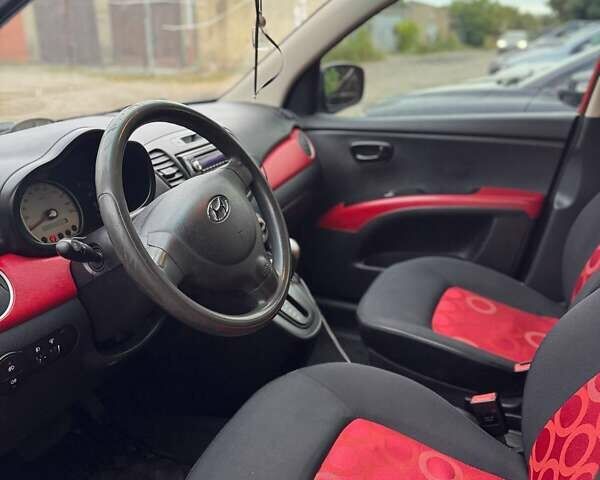 Красный Хендай и10, объемом двигателя 1.09 л и пробегом 144 тыс. км за 5500 $, фото 10 на Automoto.ua