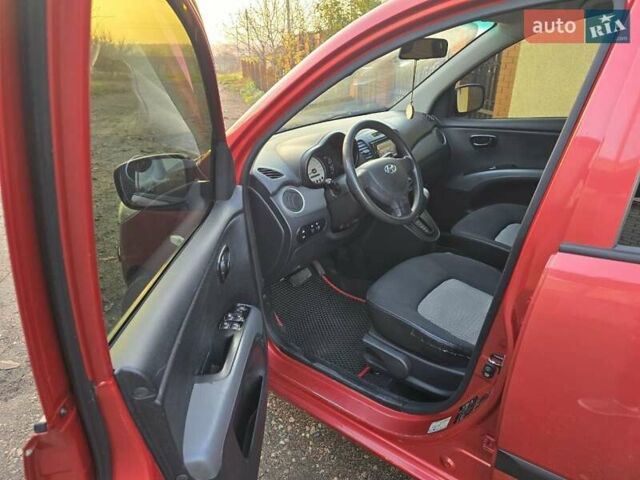 Красный Хендай и10, объемом двигателя 1.09 л и пробегом 163 тыс. км за 5500 $, фото 6 на Automoto.ua