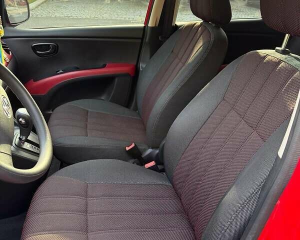 Красный Хендай и10, объемом двигателя 1.25 л и пробегом 93 тыс. км за 6800 $, фото 8 на Automoto.ua