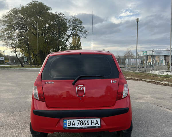 Красный Хендай и10, объемом двигателя 1.2 л и пробегом 154 тыс. км за 4500 $, фото 4 на Automoto.ua