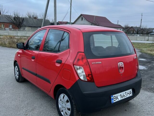 Красный Хендай и10, объемом двигателя 1.1 л и пробегом 269 тыс. км за 4250 $, фото 3 на Automoto.ua