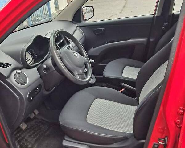 Красный Хендай и10, объемом двигателя 1.09 л и пробегом 194 тыс. км за 4350 $, фото 3 на Automoto.ua