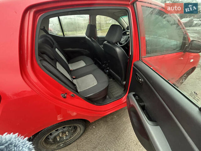 Красный Хендай и10, объемом двигателя 1.09 л и пробегом 200 тыс. км за 4200 $, фото 11 на Automoto.ua