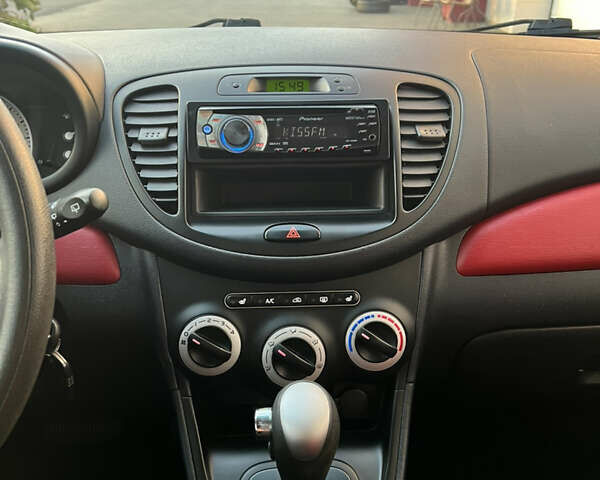 Красный Хендай и10, объемом двигателя 1.09 л и пробегом 138 тыс. км за 5799 $, фото 14 на Automoto.ua