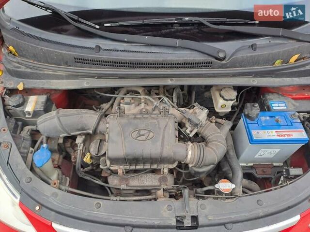Красный Хендай и10, объемом двигателя 1.09 л и пробегом 201 тыс. км за 3600 $, фото 15 на Automoto.ua