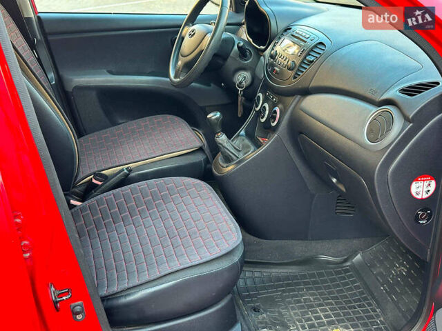 Красный Хендай и10, объемом двигателя 1.2 л и пробегом 189 тыс. км за 5490 $, фото 16 на Automoto.ua
