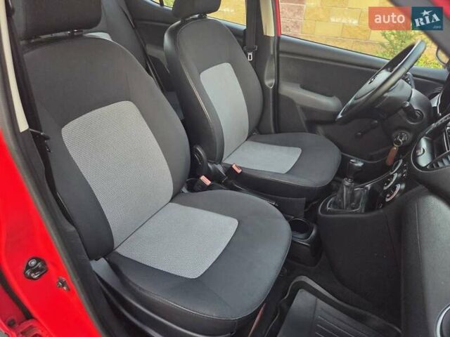Красный Хендай и10, объемом двигателя 1.1 л и пробегом 127 тыс. км за 3999 $, фото 14 на Automoto.ua