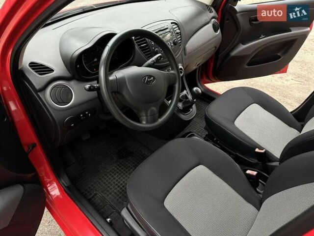 Красный Хендай и10, объемом двигателя 1.1 л и пробегом 113 тыс. км за 5000 $, фото 15 на Automoto.ua