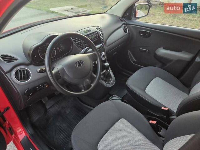 Красный Хендай и10, объемом двигателя 1.1 л и пробегом 127 тыс. км за 3999 $, фото 12 на Automoto.ua