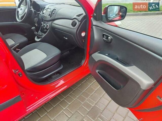 Красный Хендай и10, объемом двигателя 1.1 л и пробегом 113 тыс. км за 5000 $, фото 13 на Automoto.ua