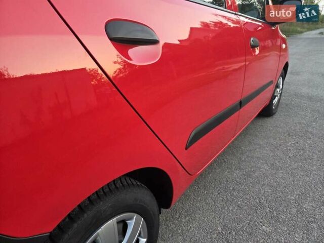 Красный Хендай и10, объемом двигателя 1.1 л и пробегом 127 тыс. км за 3999 $, фото 6 на Automoto.ua