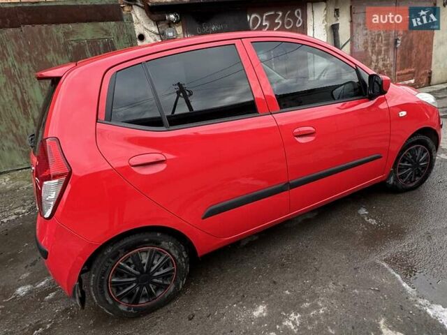 Красный Хендай и10, объемом двигателя 1.25 л и пробегом 169 тыс. км за 5500 $, фото 4 на Automoto.ua