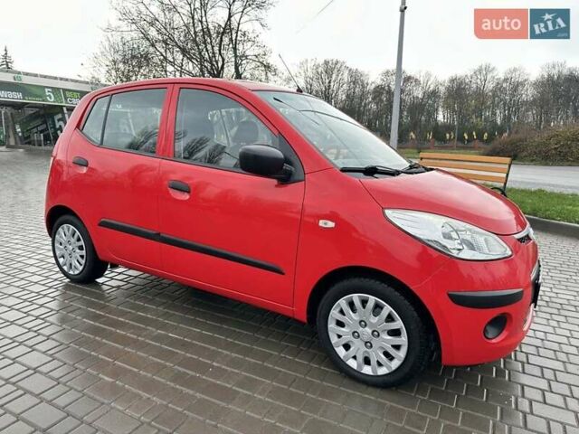 Красный Хендай и10, объемом двигателя 1.1 л и пробегом 113 тыс. км за 5000 $, фото 2 на Automoto.ua