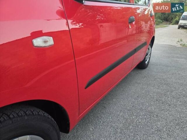 Красный Хендай и10, объемом двигателя 1.1 л и пробегом 127 тыс. км за 3999 $, фото 3 на Automoto.ua