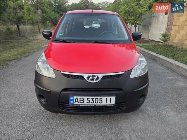 Красный Хендай и10, объемом двигателя 1.1 л и пробегом 127 тыс. км за 3999 $, фото 2 на Automoto.ua