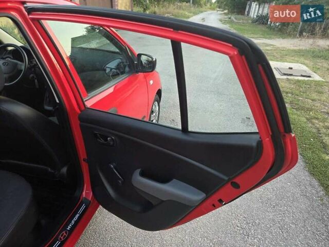 Красный Хендай и10, объемом двигателя 1.1 л и пробегом 127 тыс. км за 3999 $, фото 20 на Automoto.ua