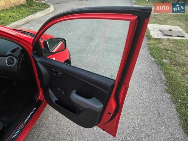 Красный Хендай и10, объемом двигателя 1.1 л и пробегом 127 тыс. км за 3999 $, фото 19 на Automoto.ua